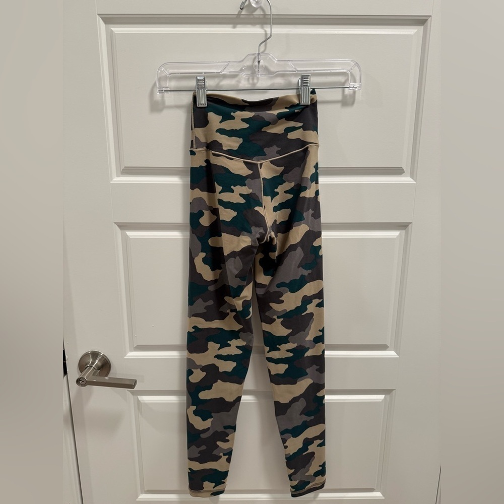NWOT Aerie Offline Real Me High Waist Crossover 7/8 Camo Leggings - Picture 6 of 6